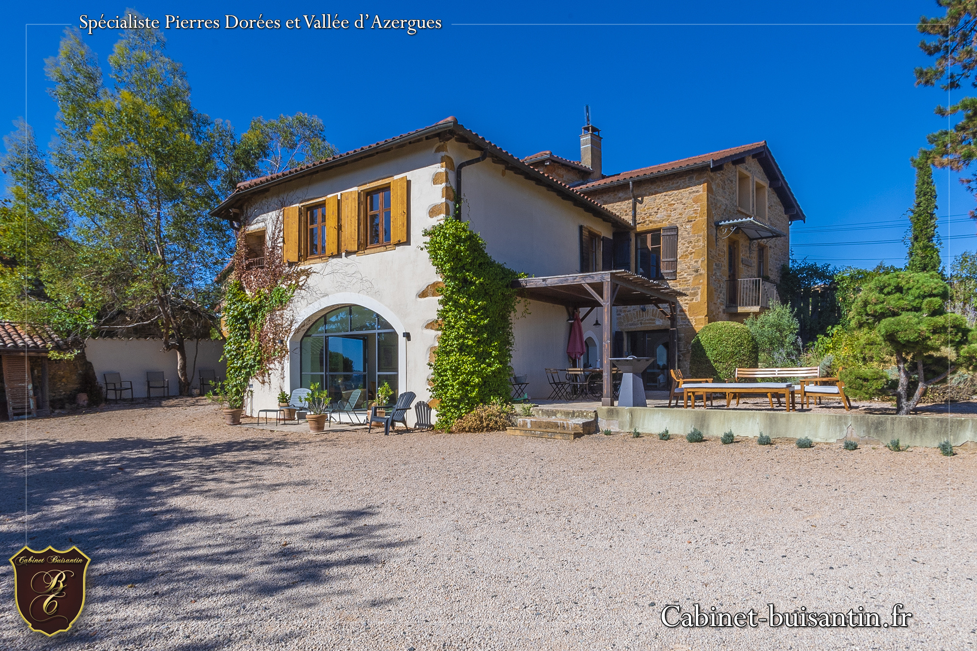 PROPRIÉTÉ D'EXCEPTION, CHARME ET VUE PANORAMIQUE