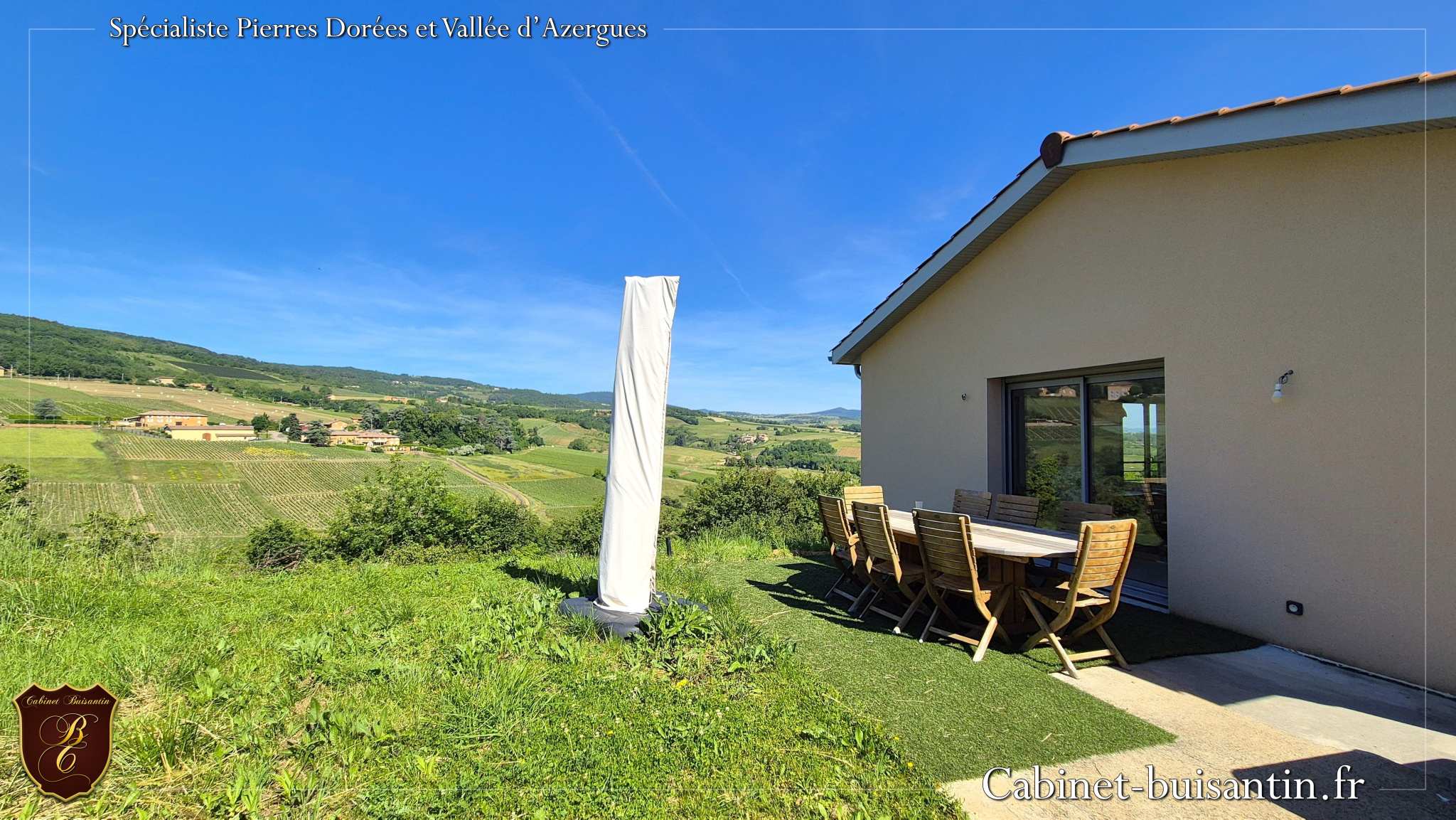 Villa récente avec vue